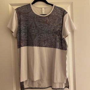 Lululemon t shirt